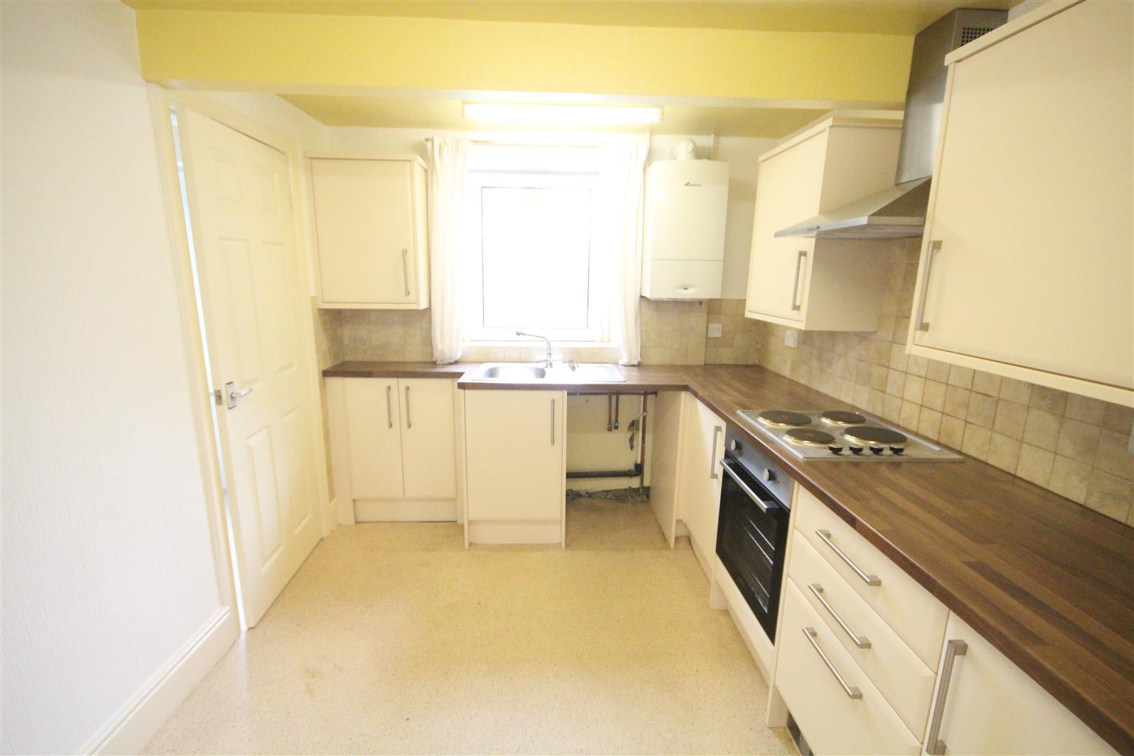 2 bedroom mid terrace house To Let in Laneshawbridge - IMG_8479.jpg